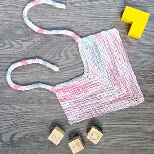 πHandknit Bandana Style Bib